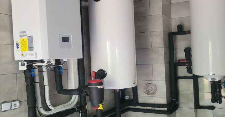 A heating system with a&nbsp;heat pump  AURATSU